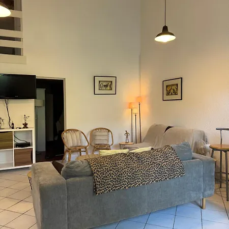 De Charme - 6pers - Histoire De Clés *